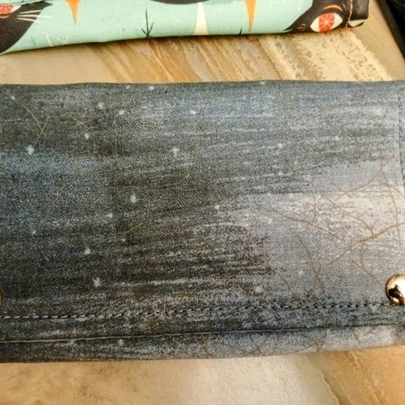 Nwt Snap closure Tri-fold Wristlet Wallets with Zippers Cats Bats Leaves Western - Picture 6 of 16